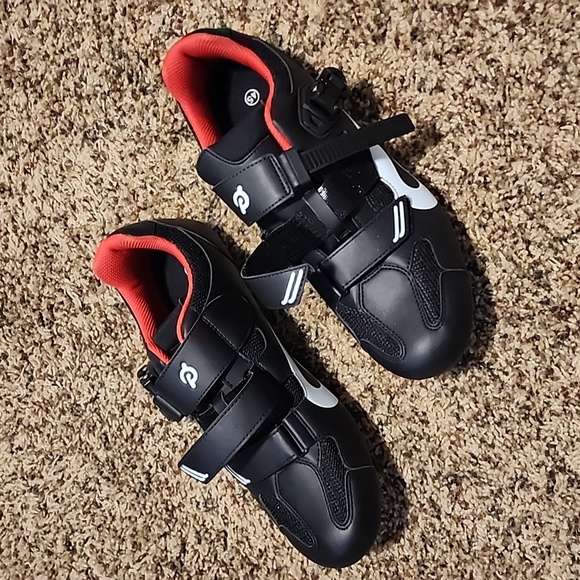 Peloton Cycling Shoes - Picture 2 of 7